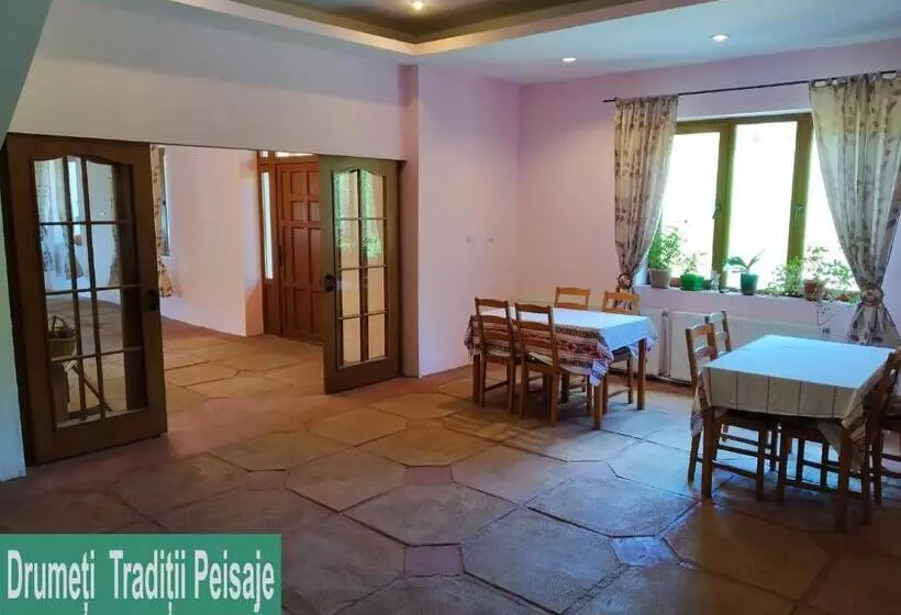 ペンション La Trovantzi