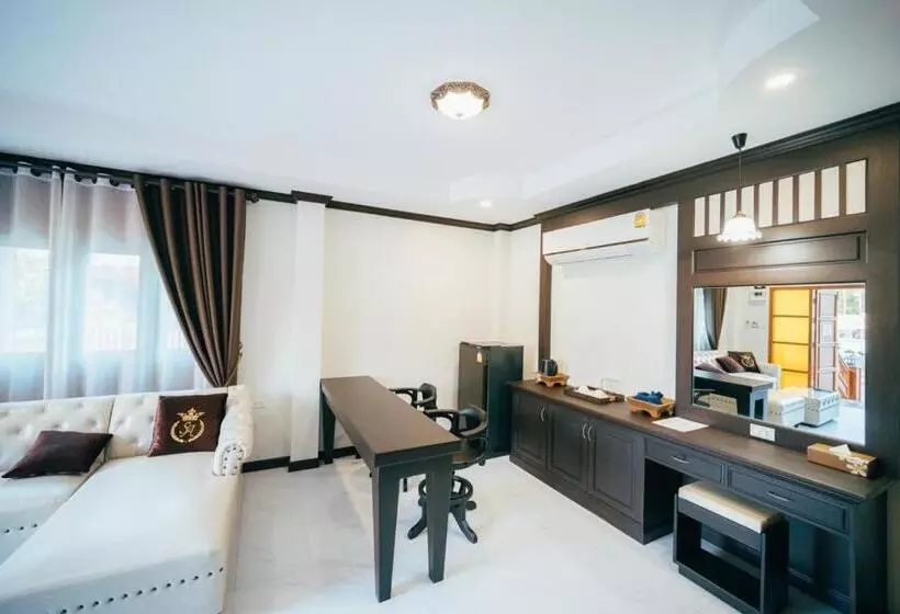 Huen Him Kong Hotel Phrae