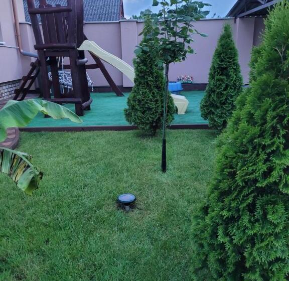 بنسيون Anda Vendégház