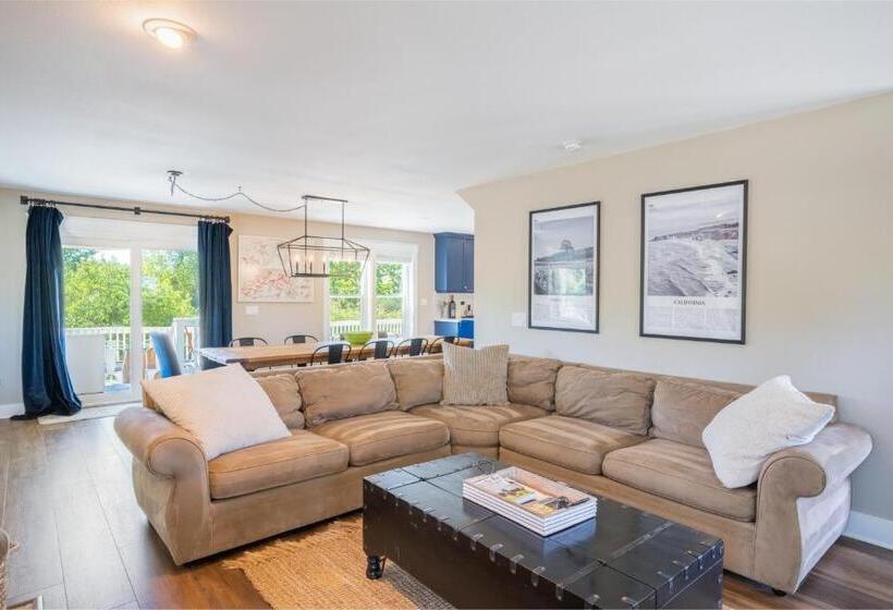 Wine Country Modern Farmhouse With Heated Pool, Hot Tub, Cybertruck