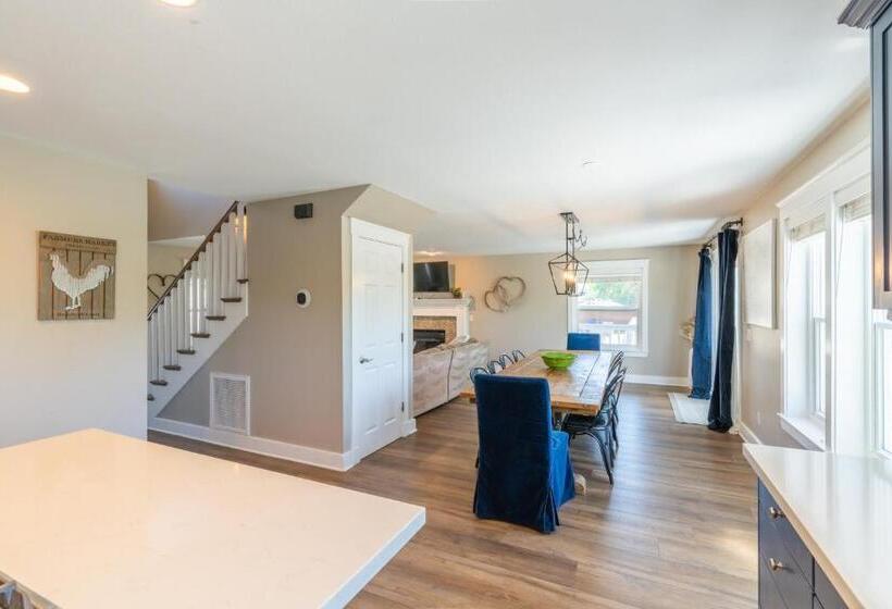 Wine Country Modern Farmhouse With Heated Pool, Hot Tub, Cybertruck