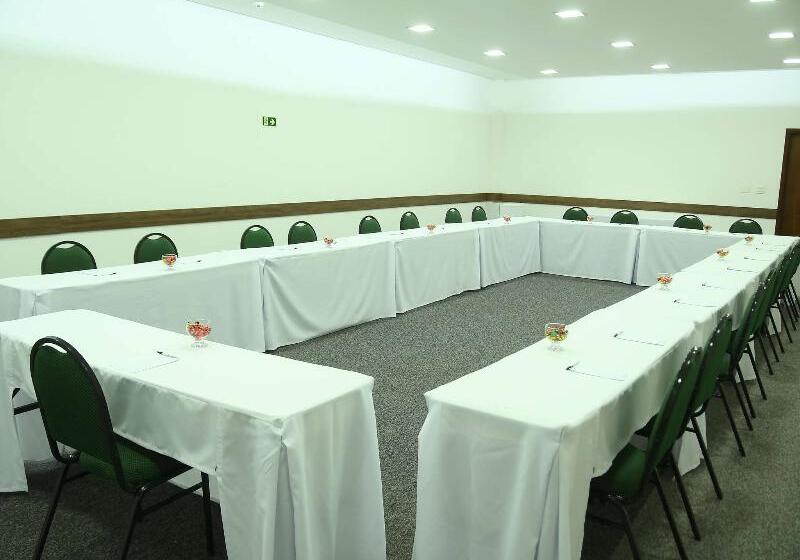 Отель Araraquara By Mercure