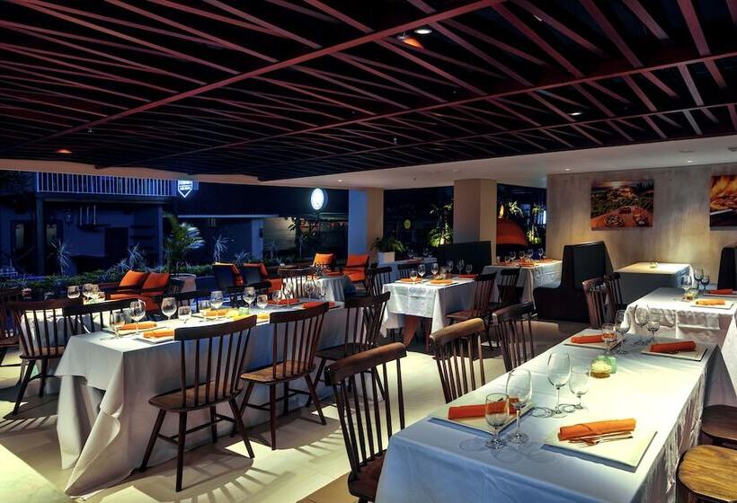 Harris Hotel Seminyak