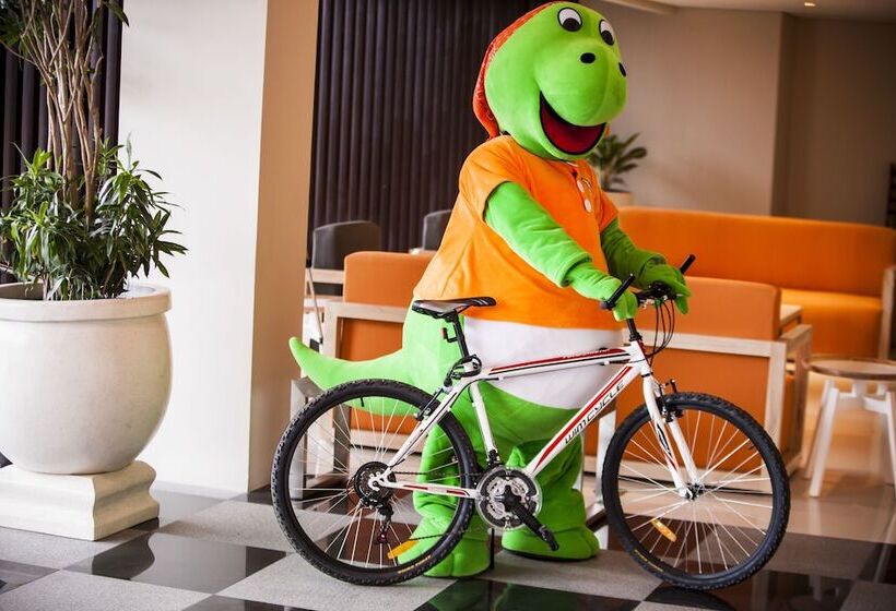 Harris Hotel Seminyak