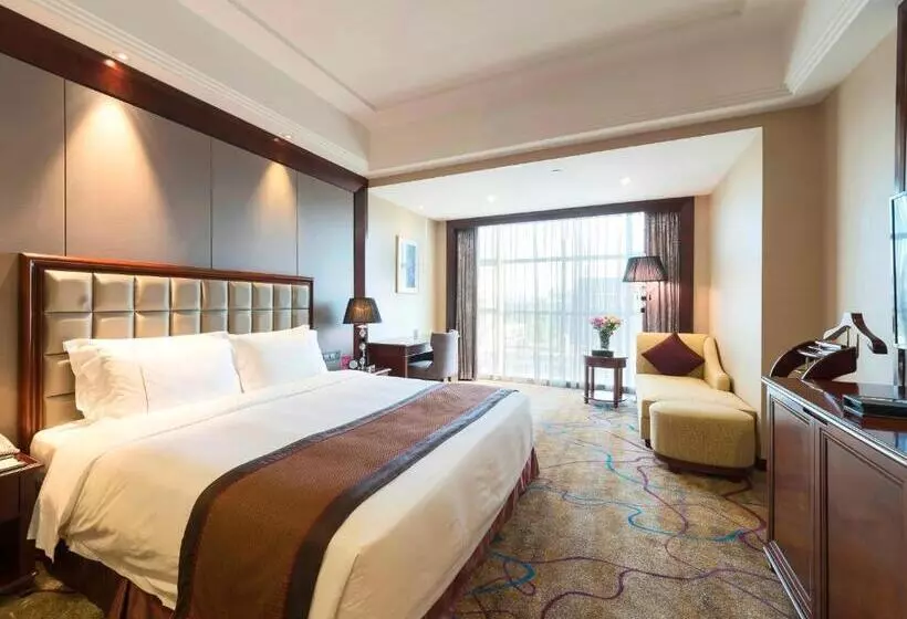 هتل Shenzhen Baohengda International