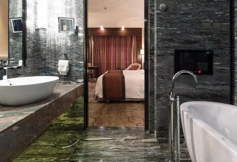 هتل Shenzhen Baohengda International