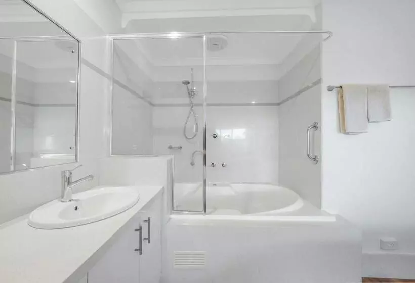 A Stones Throw Gnarabup