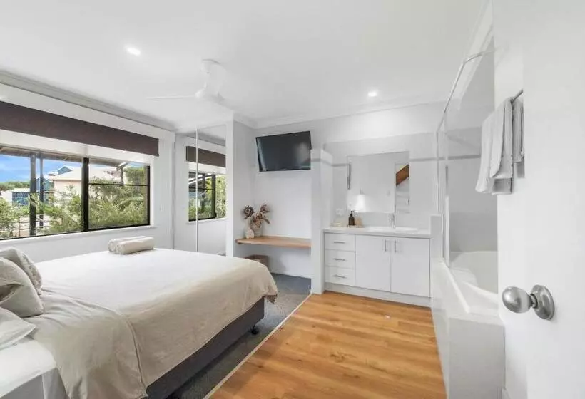 A Stones Throw Gnarabup