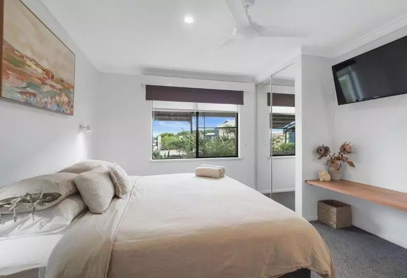 A Stones Throw Gnarabup