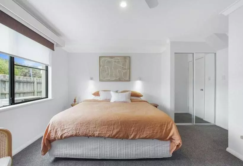 A Stones Throw Gnarabup