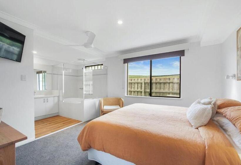 A Stones Throw Gnarabup