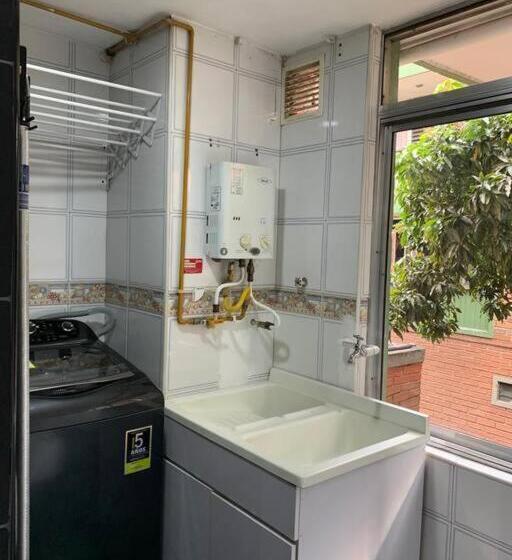 Apartamento Cerca A Plaza Mayor En Medellín