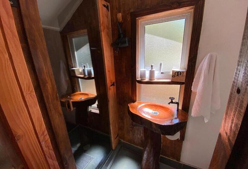 Cabaña Con Tinaja En Bosque Valdiviano