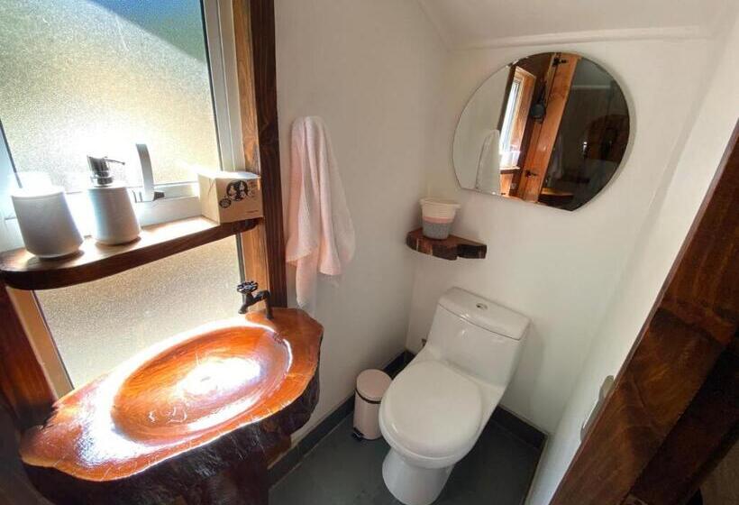 Cabaña Con Tinaja En Bosque Valdiviano