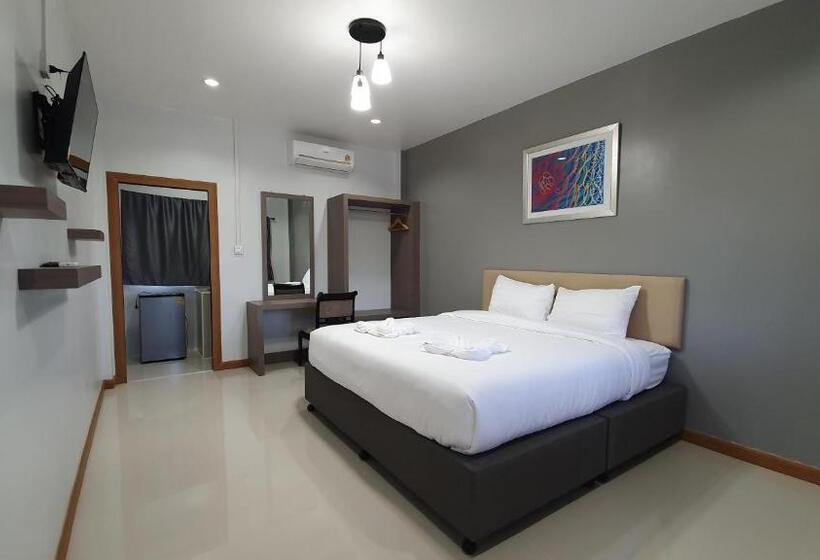 Hotel โรงแรมอินทราเพลส