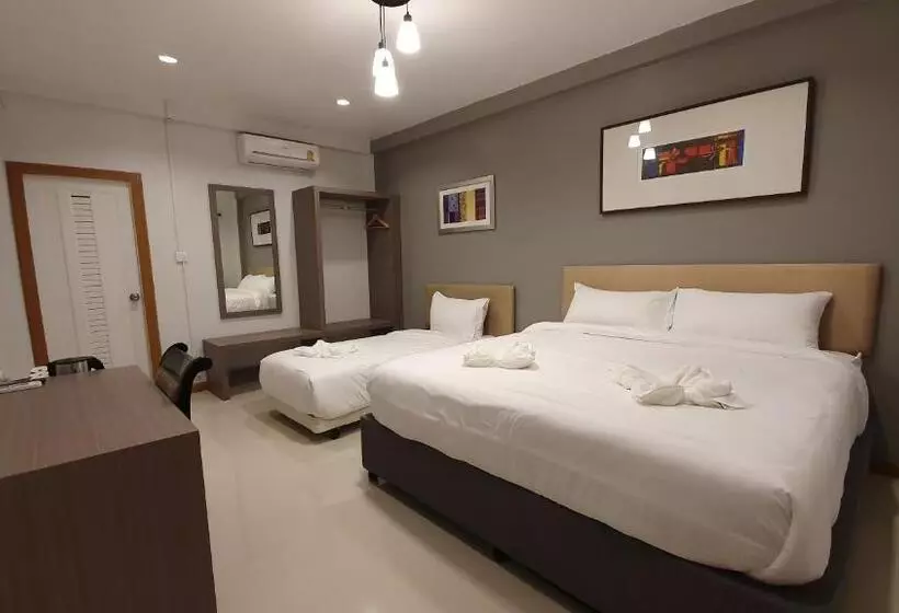 ホテル โรงแรมอินทราเพลส