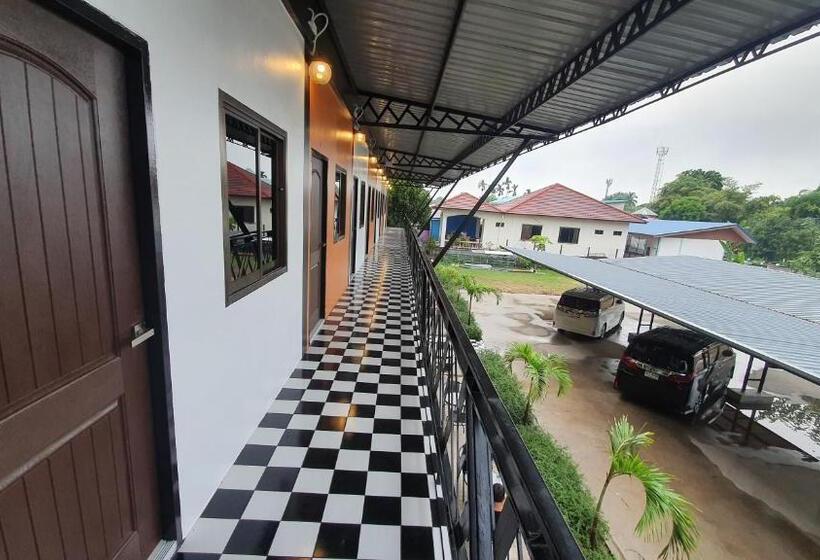 Hotel โรงแรมอินทราเพลส