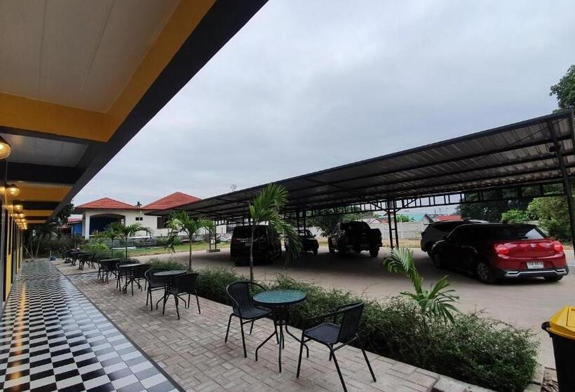 Hotel โรงแรมอินทราเพลส