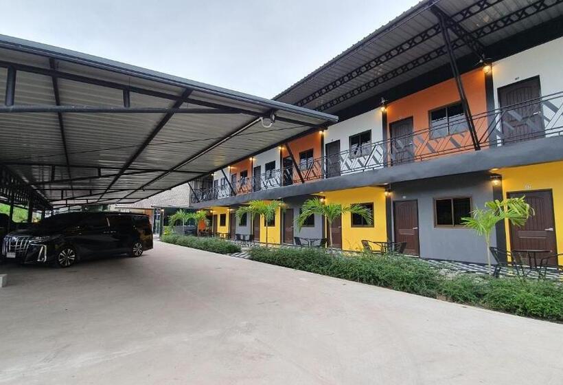 Hotel โรงแรมอินทราเพลส