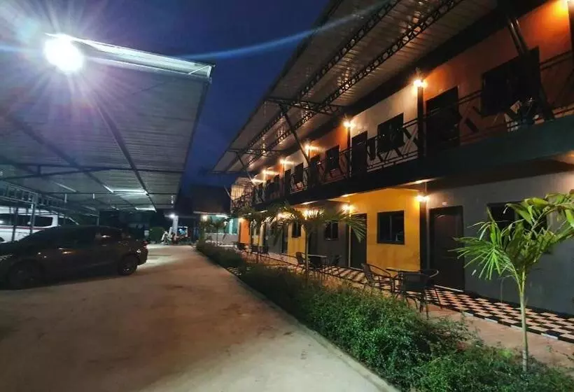 ホテル โรงแรมอินทราเพลส