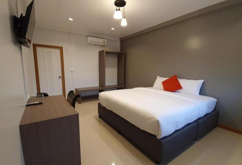 Hotel โรงแรมอินทราเพลส