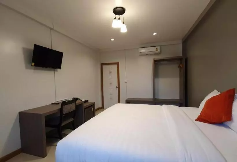 ホテル โรงแรมอินทราเพลส