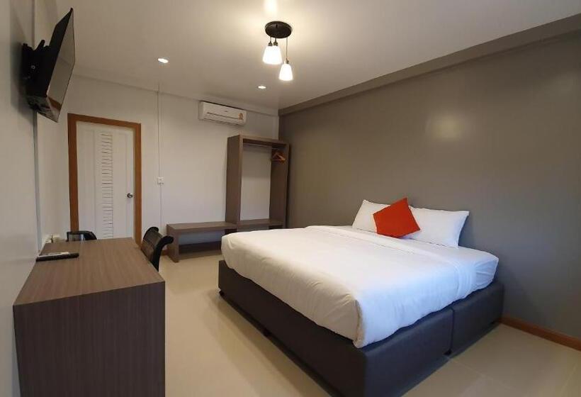 Hotel โรงแรมอินทราเพลส