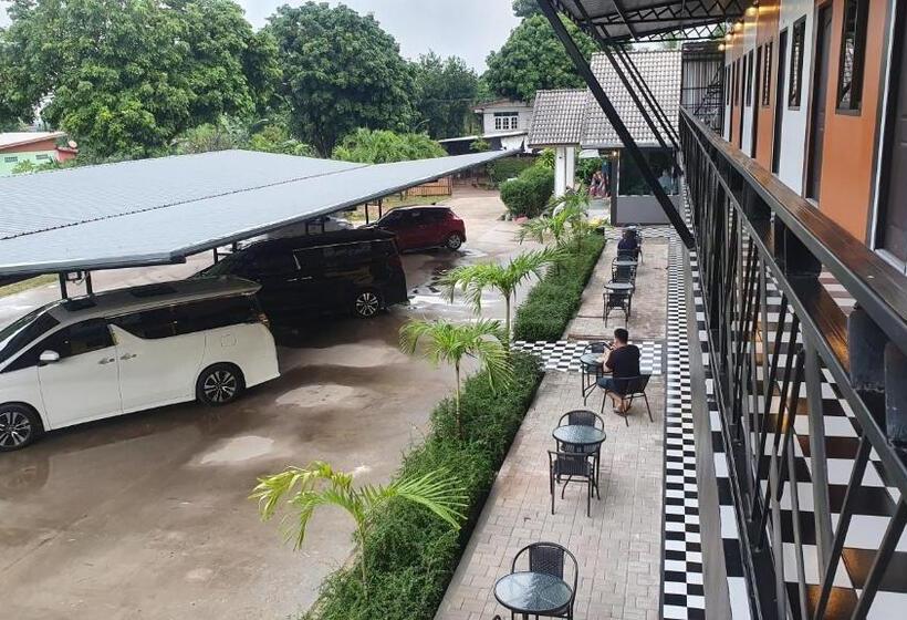 Hotel โรงแรมอินทราเพลส