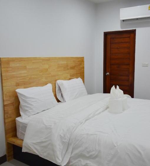 C9 Hotel   โรงแรมซีไนน์