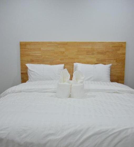 C9 Hotel   โรงแรมซีไนน์