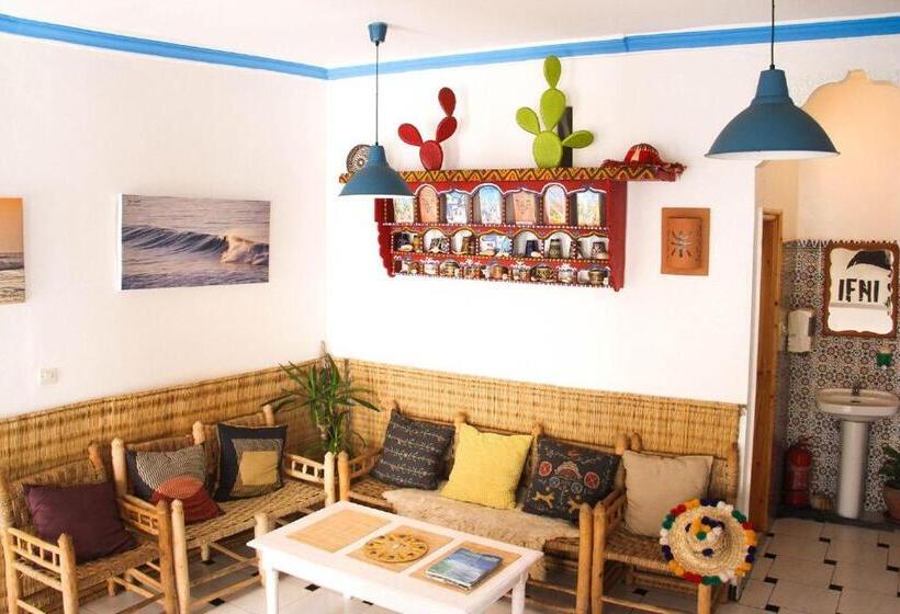 پانسیون Ifni Surf Hostal