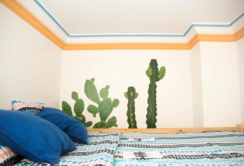 پانسیون Ifni Surf Hostal