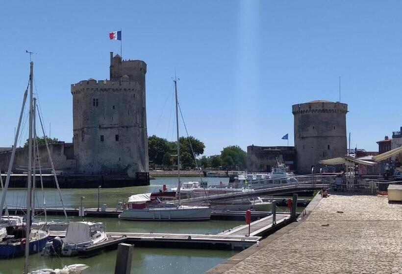 مبيت وإفطار Au Coeur Du Marais