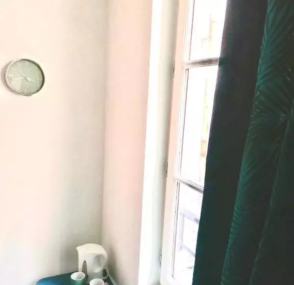ベッドアンドブレックファースト Chambre Carnot