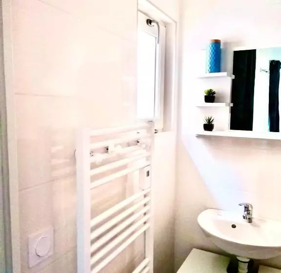 ベッドアンドブレックファースト Chambre Carnot
