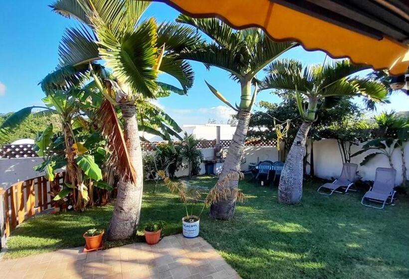 Chalet Charmant A Saint Joseph Avec Terrasse Et Jardin