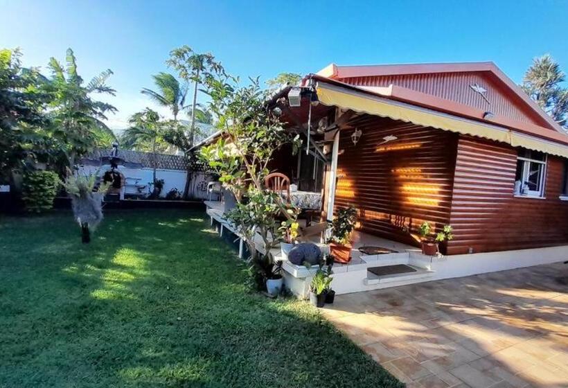 Chalet Charmant A Saint Joseph Avec Terrasse Et Jardin