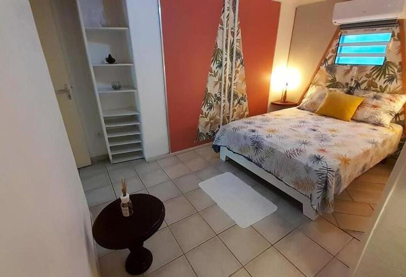 Chalet Charmant A Saint Joseph Avec Terrasse Et Jardin