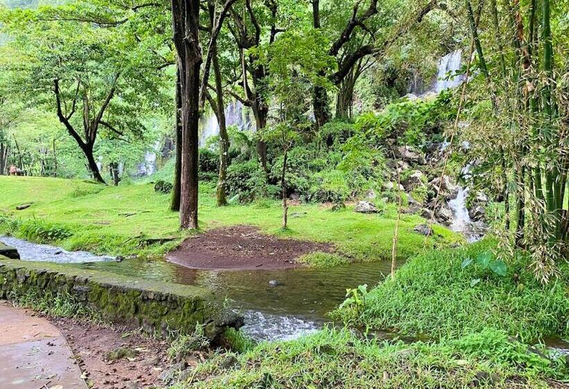 Chalet Charmant A Saint Joseph Avec Terrasse Et Jardin