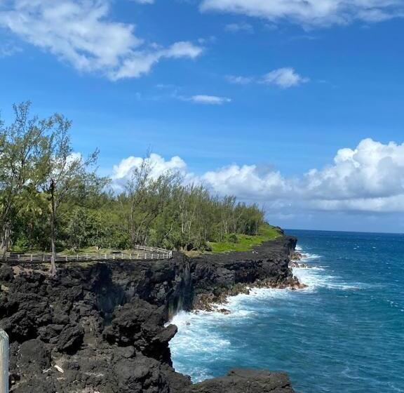 Chalet Charmant A Saint Joseph Avec Terrasse Et Jardin