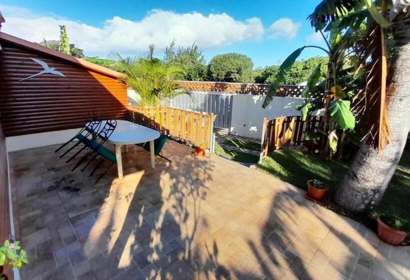 Chalet Charmant A Saint Joseph Avec Terrasse Et Jardin