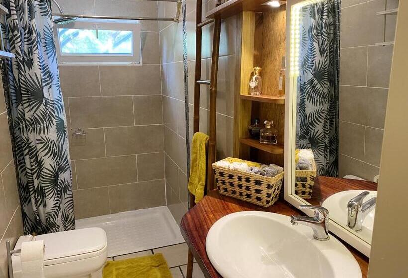 Chalet Charmant A Saint Joseph Avec Terrasse Et Jardin