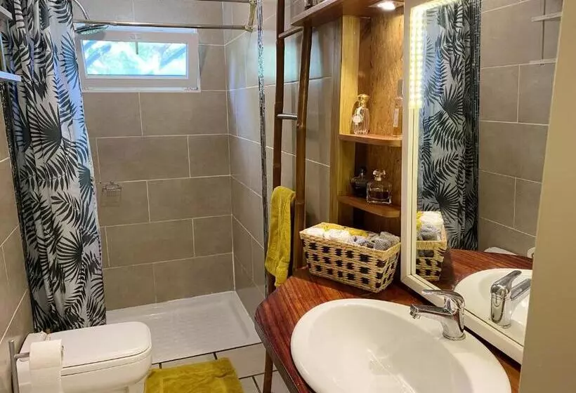 Chalet Charmant A Saint Joseph Avec Terrasse Et Jardin