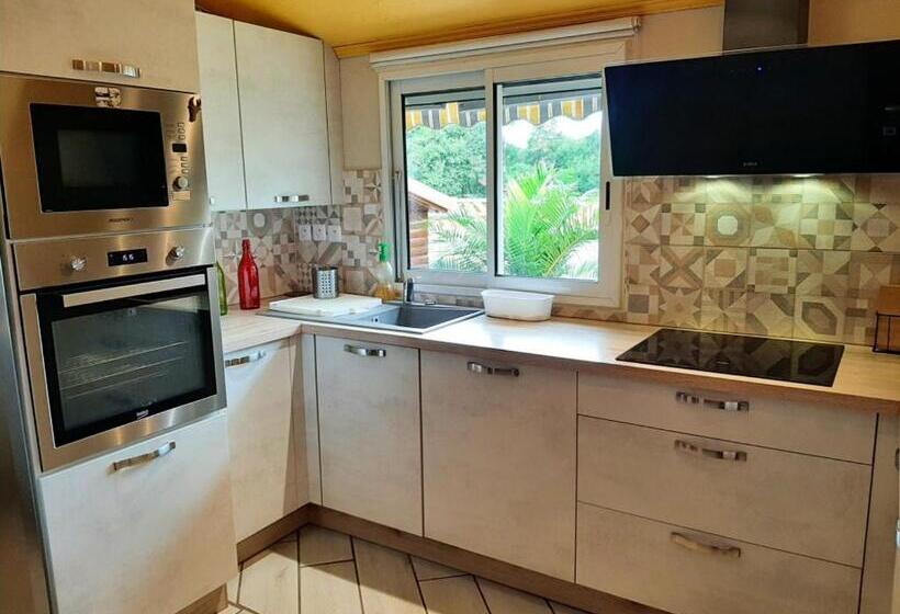 Chalet Charmant A Saint Joseph Avec Terrasse Et Jardin