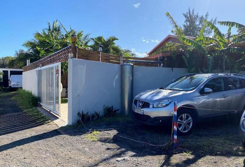 Chalet Charmant A Saint Joseph Avec Terrasse Et Jardin
