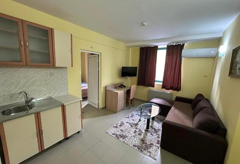 ホテル хотел тракия