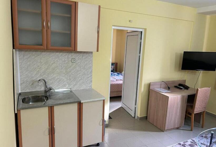 ホテル хотел тракия