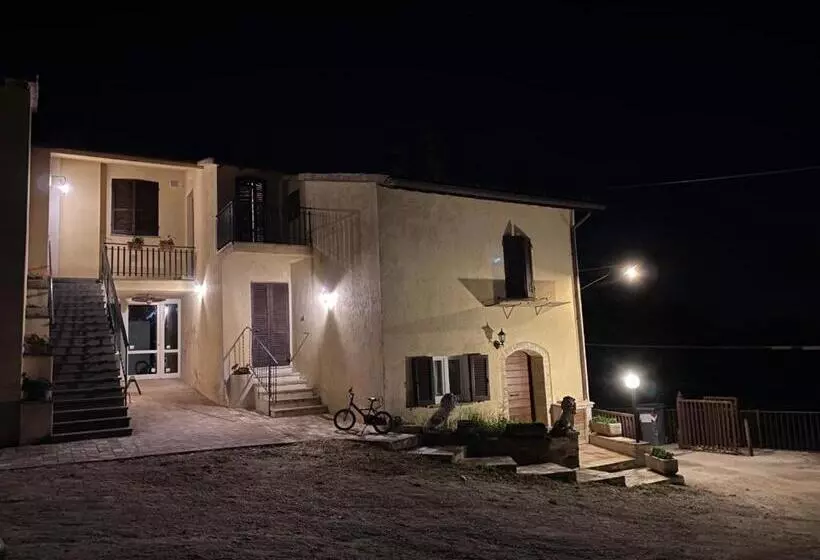 ホテル Agriturismo Casa Orsini