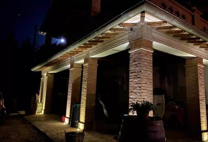 ホテル Agriturismo Casa Orsini