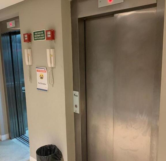 ホテル Flat Edifício Royale 305